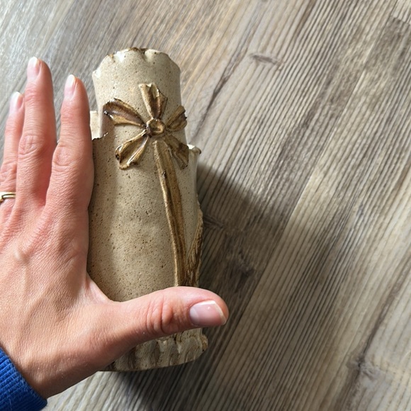 Beige Ceramic bud vase - Picture 4 of 4